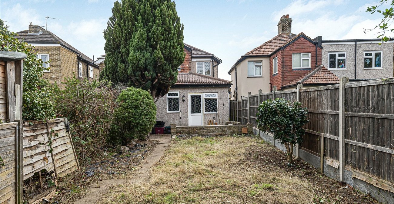 2 bedroom house for sale in Welling | Robinson Jackson