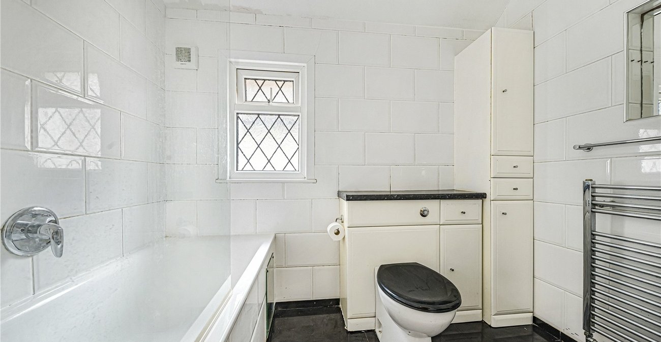 2 bedroom house for sale in Welling | Robinson Jackson