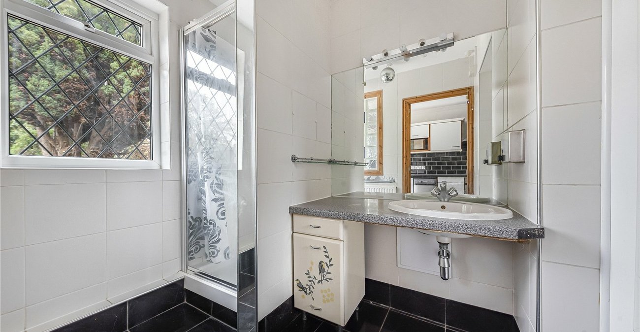 2 bedroom house for sale in Welling | Robinson Jackson