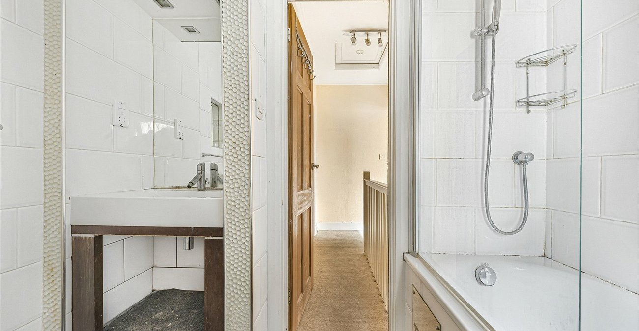 2 bedroom house for sale in Welling | Robinson Jackson