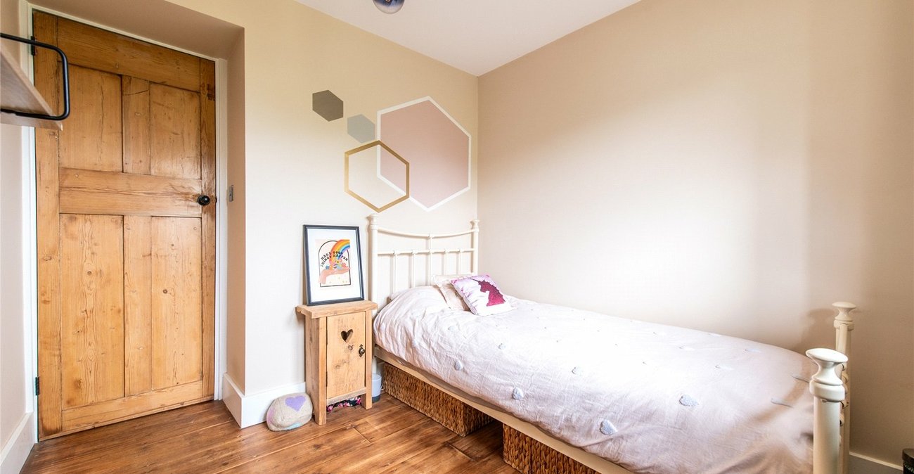 3 bedroom house for sale in Newington | Robinson Michael & Jackson