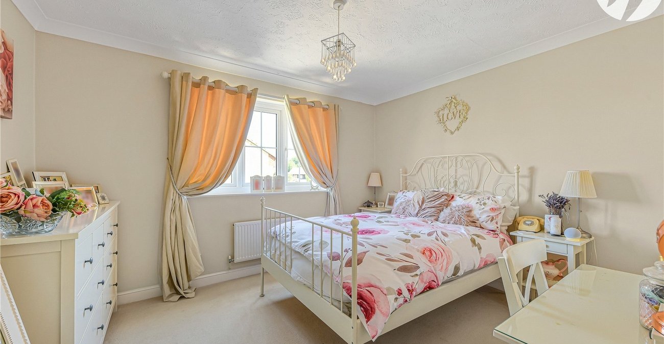 4 bedroom house for sale in Greenhithe | Robinson Jackson