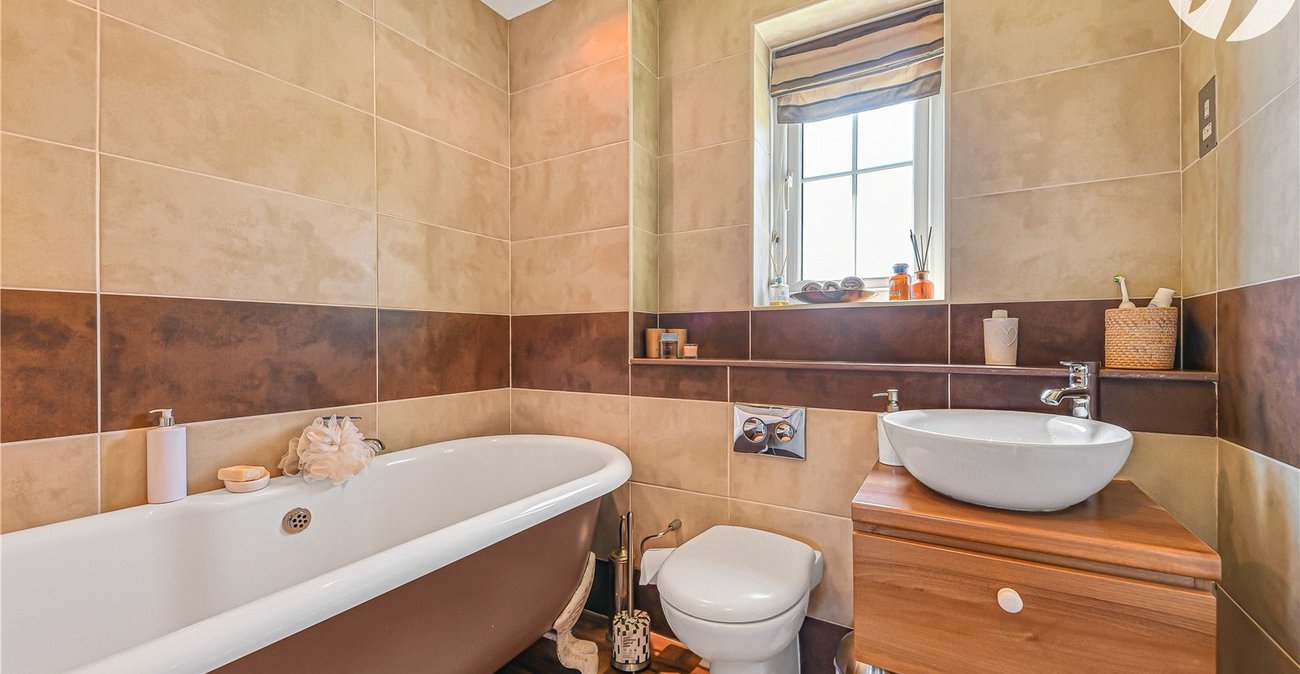 4 bedroom house for sale in Greenhithe | Robinson Jackson