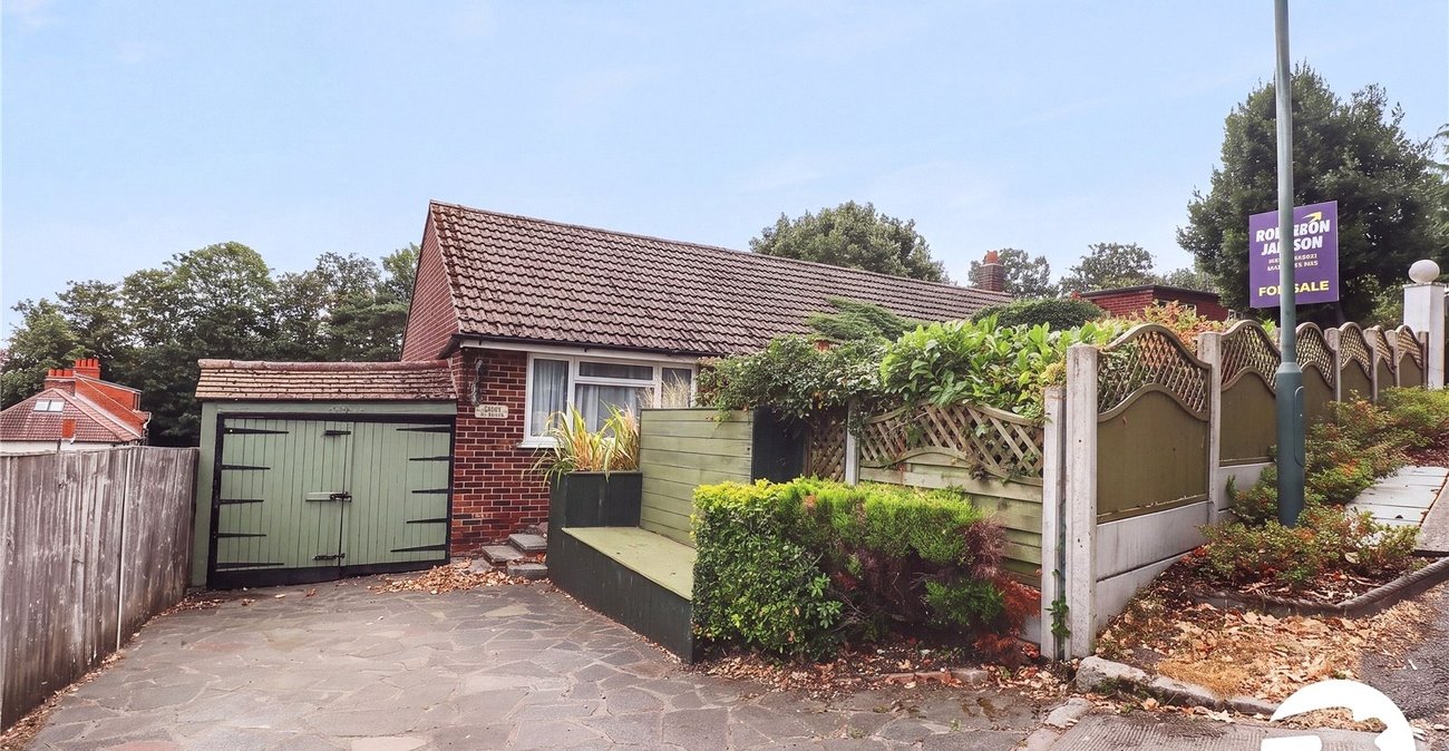 3 bedroom bungalow for sale in Belvedere | Robinson Jackson