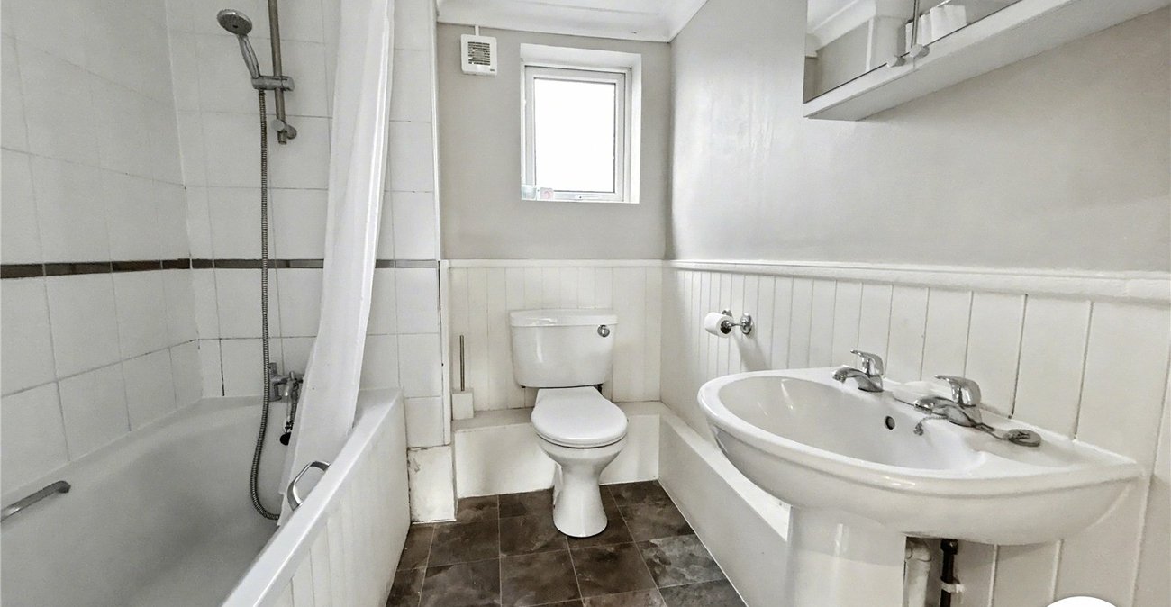 2 bedroom property for sale in Sidcup | Robinson Jackson