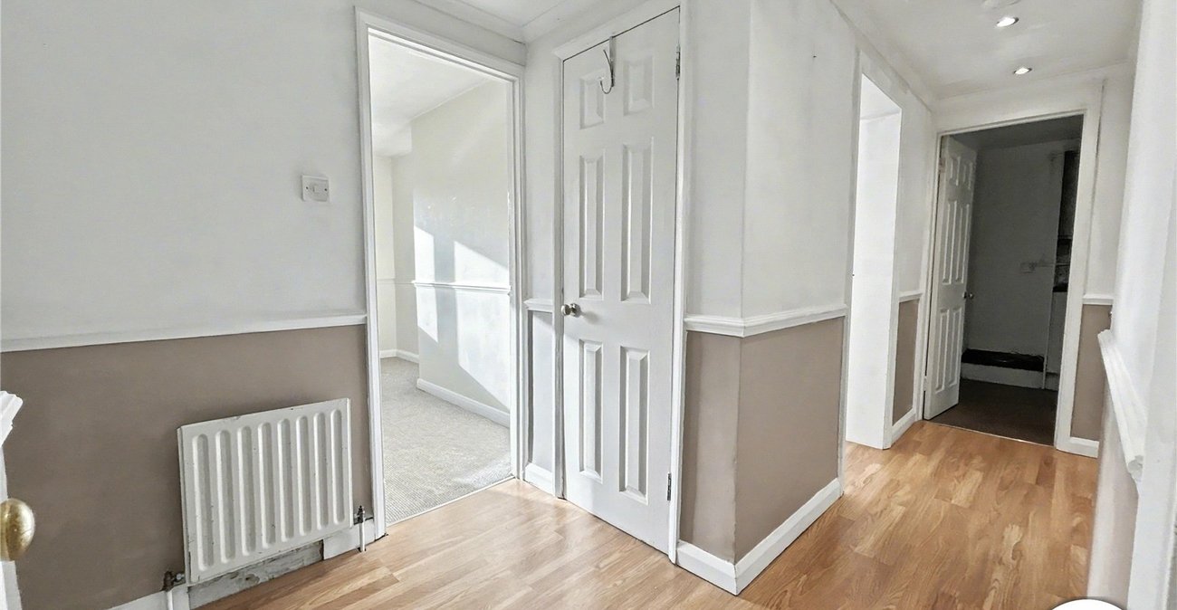 2 bedroom property for sale in Sidcup | Robinson Jackson