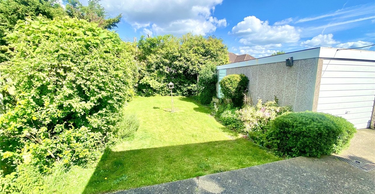 3 bedroom bungalow for sale in Sidcup | Robinson Jackson