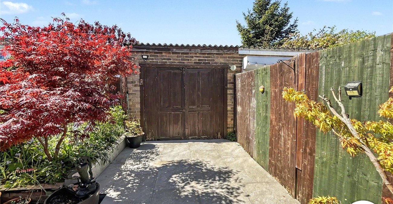 3 bedroom bungalow for sale in Rochester | Robinson Michael & Jackson