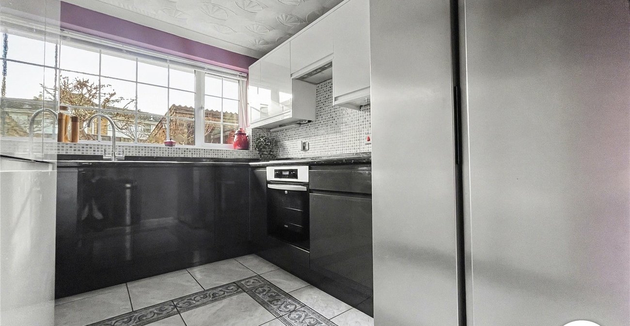 3 bedroom bungalow for sale in Rochester | Robinson Michael & Jackson