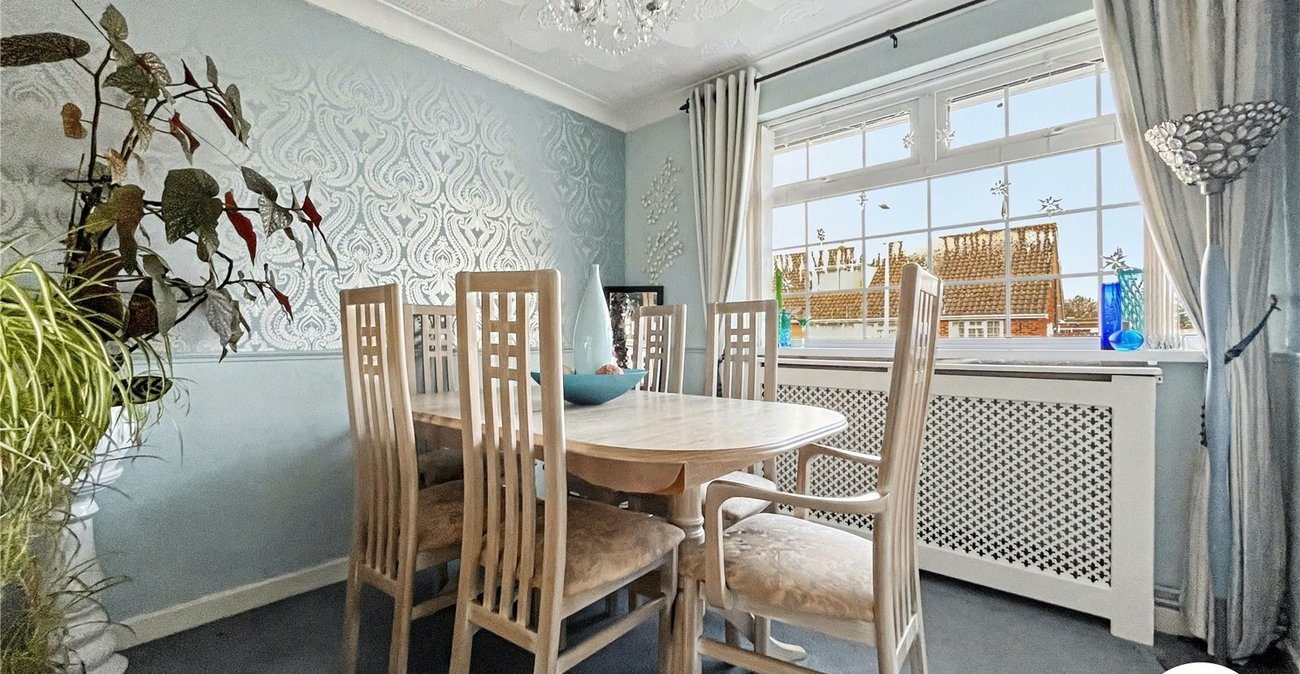 3 bedroom bungalow for sale in Rochester | Robinson Michael & Jackson