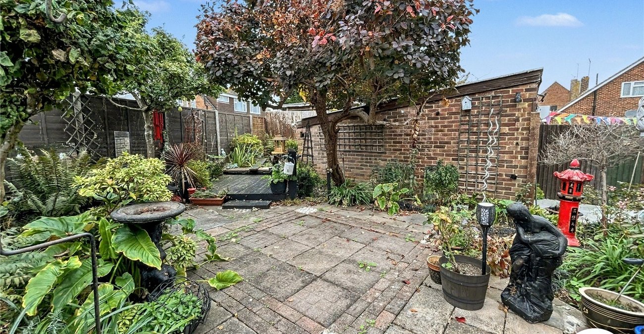 3 bedroom bungalow for sale in Rochester | Robinson Michael & Jackson