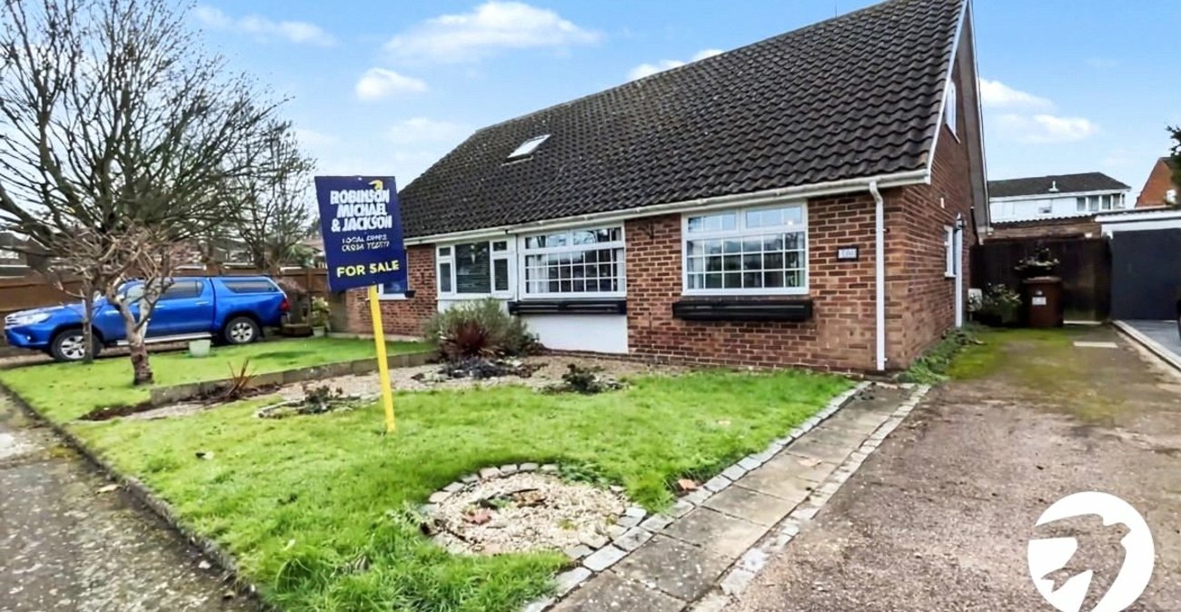 3 bedroom bungalow for sale in Rochester | Robinson Michael & Jackson