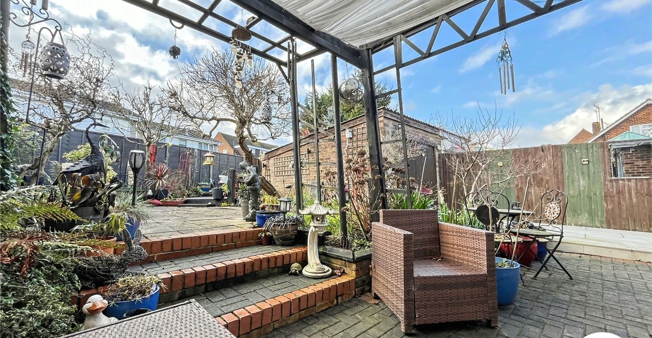 3 bedroom bungalow for sale in Rochester | Robinson Michael & Jackson