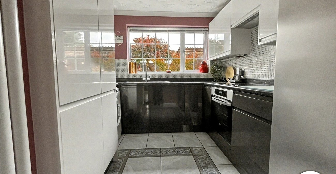 3 bedroom bungalow for sale in Rochester | Robinson Michael & Jackson