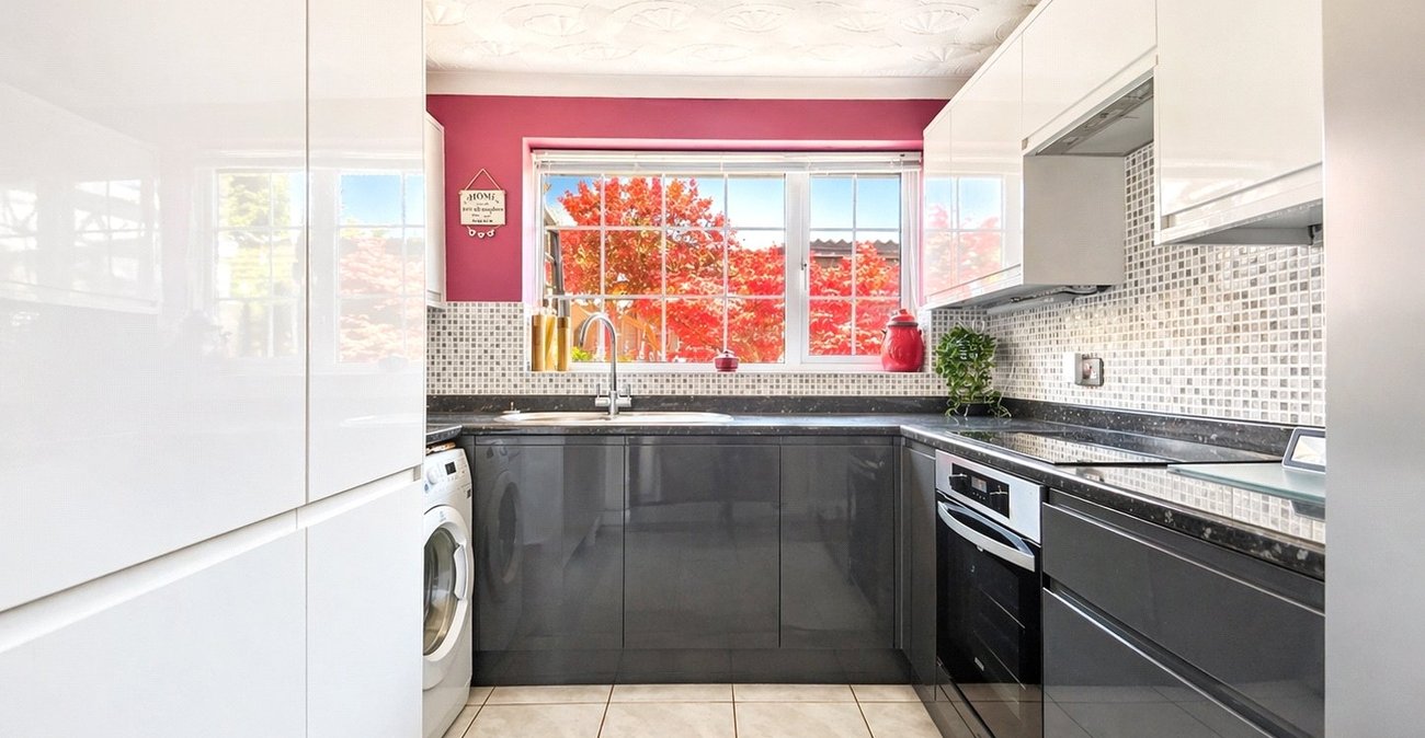 3 bedroom bungalow for sale in Rochester | Robinson Michael & Jackson