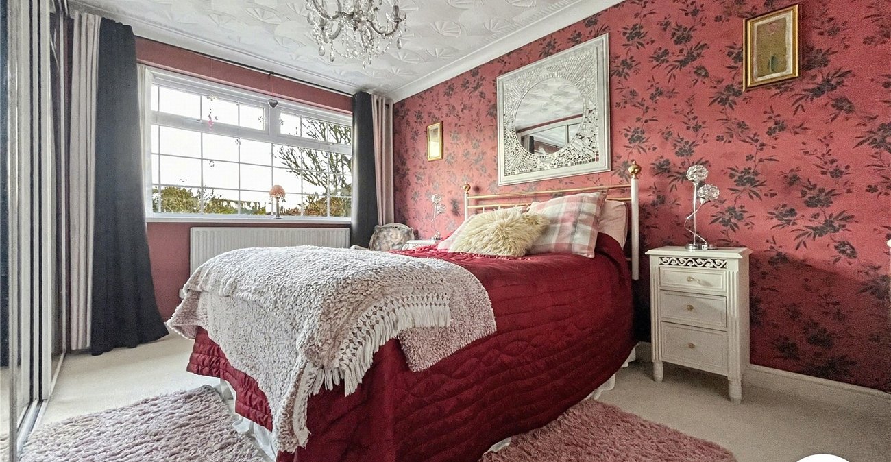 3 bedroom bungalow for sale in Rochester | Robinson Michael & Jackson