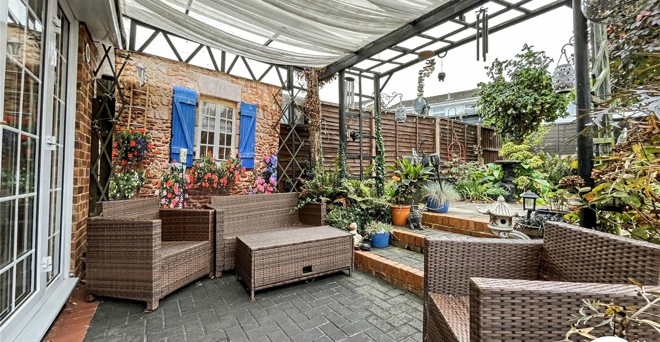 3 bedroom bungalow for sale in Rochester | Robinson Michael & Jackson