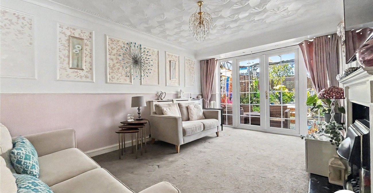 3 bedroom bungalow for sale in Rochester | Robinson Michael & Jackson