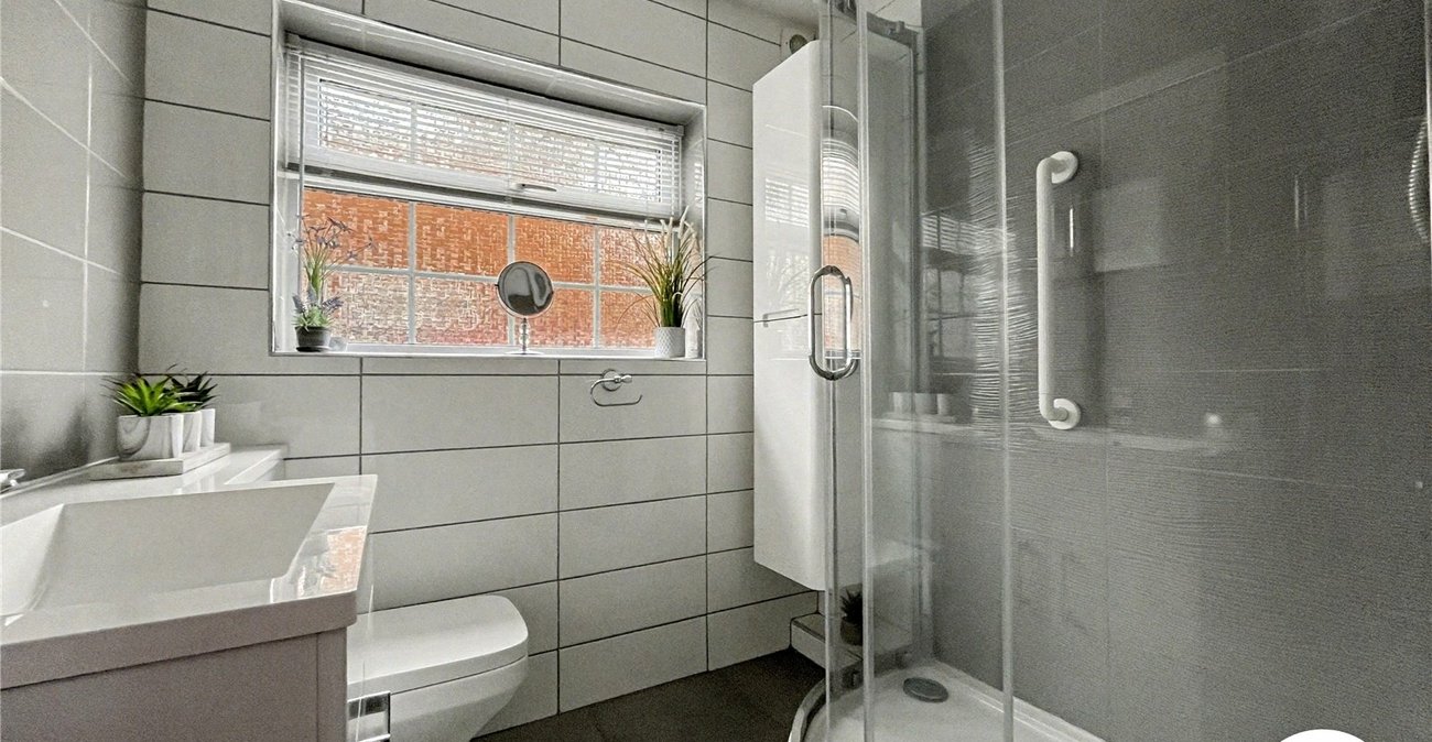 3 bedroom bungalow for sale in Rochester | Robinson Michael & Jackson