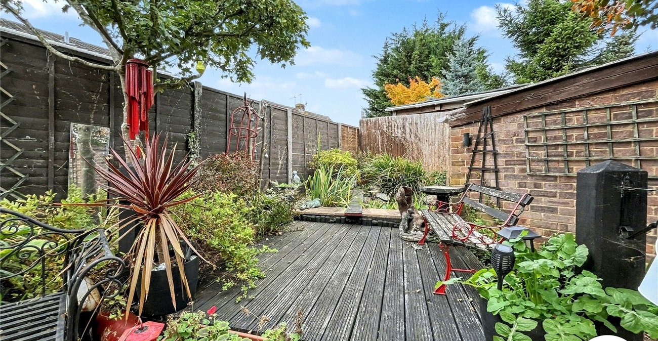 3 bedroom bungalow for sale in Rochester | Robinson Michael & Jackson