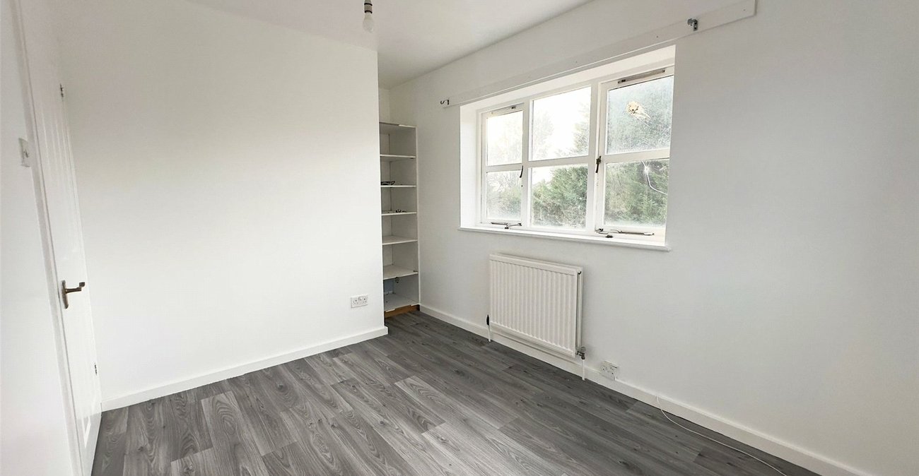 2 bedroom house for sale in London | Robinson Jackson