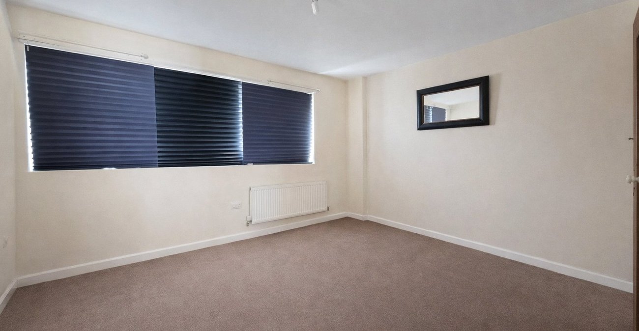 2 bedroom house for sale in London | Robinson Jackson