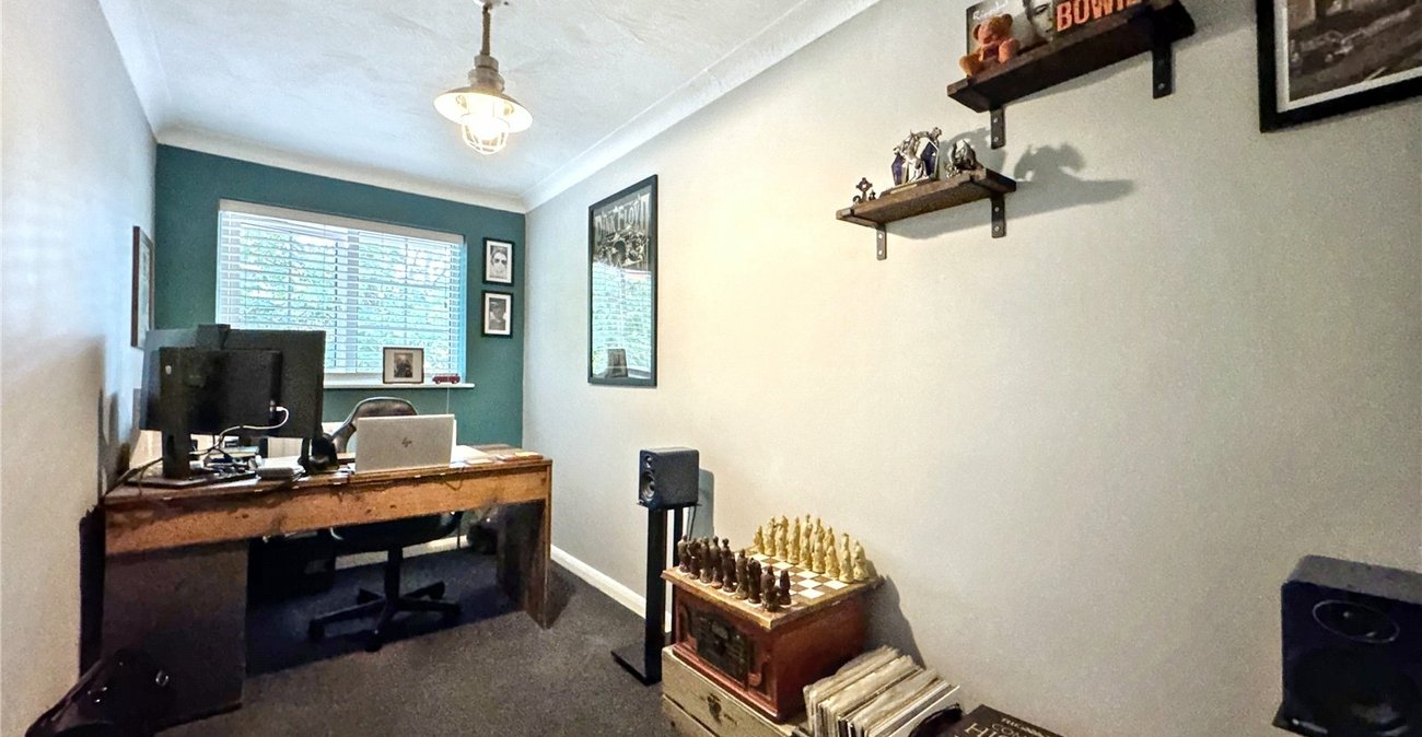 4 bedroom house for sale in Rainham | Robinson Michael & Jackson