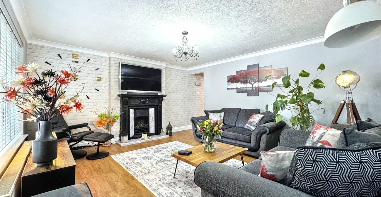 4 bedroom house for sale in Rainham | Robinson Michael & Jackson