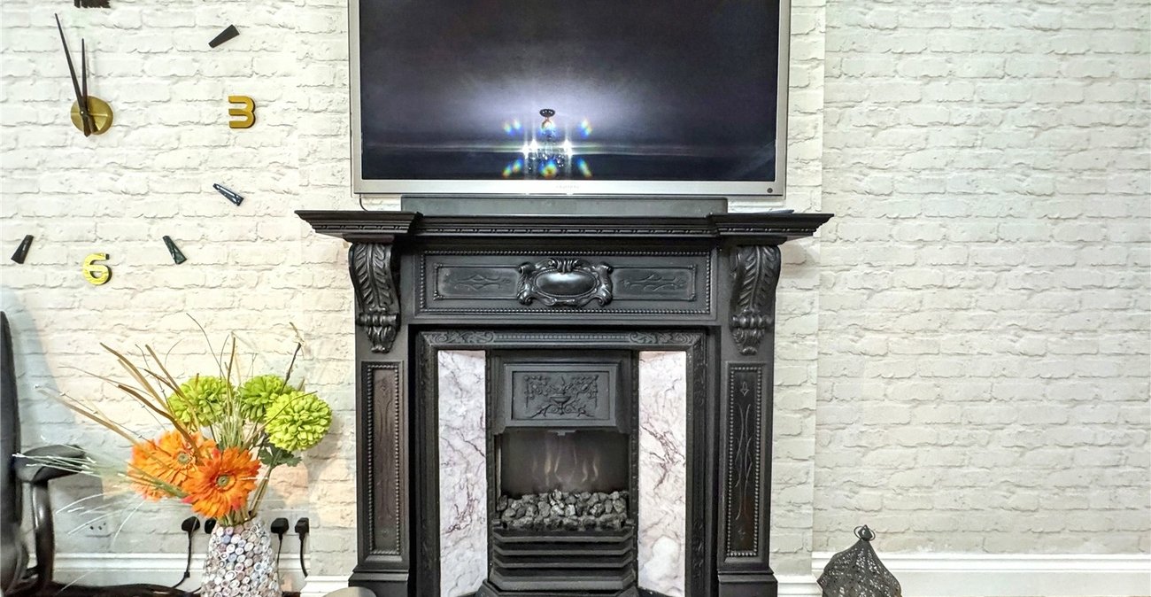 4 bedroom house for sale in Rainham | Robinson Michael & Jackson