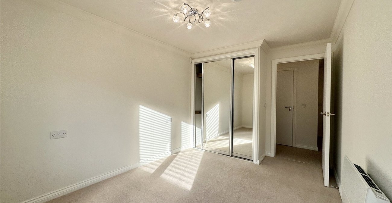 2 bedroom property for sale in Birchwood Park Avenue | Robinson Jackson