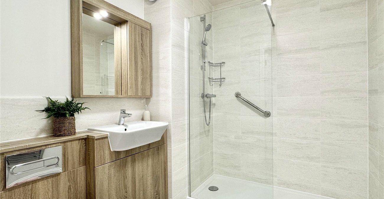 1 bedroom property for sale in Birchwood Park Avenue | Robinson Jackson