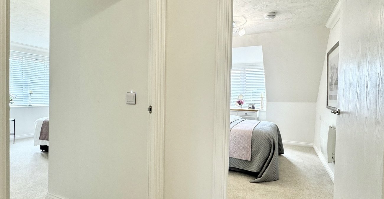 2 bedroom property for sale in Birchwood Park Avenue | Robinson Jackson