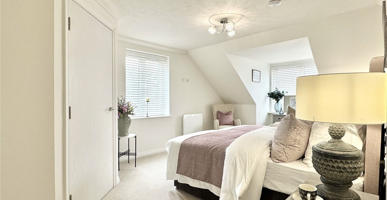 2 bedroom property for sale in Birchwood Park Avenue | Robinson Jackson