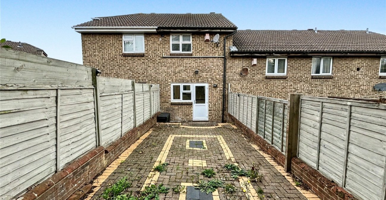 2 bedroom house to rent in Princes Park | Robinson Michael & Jackson