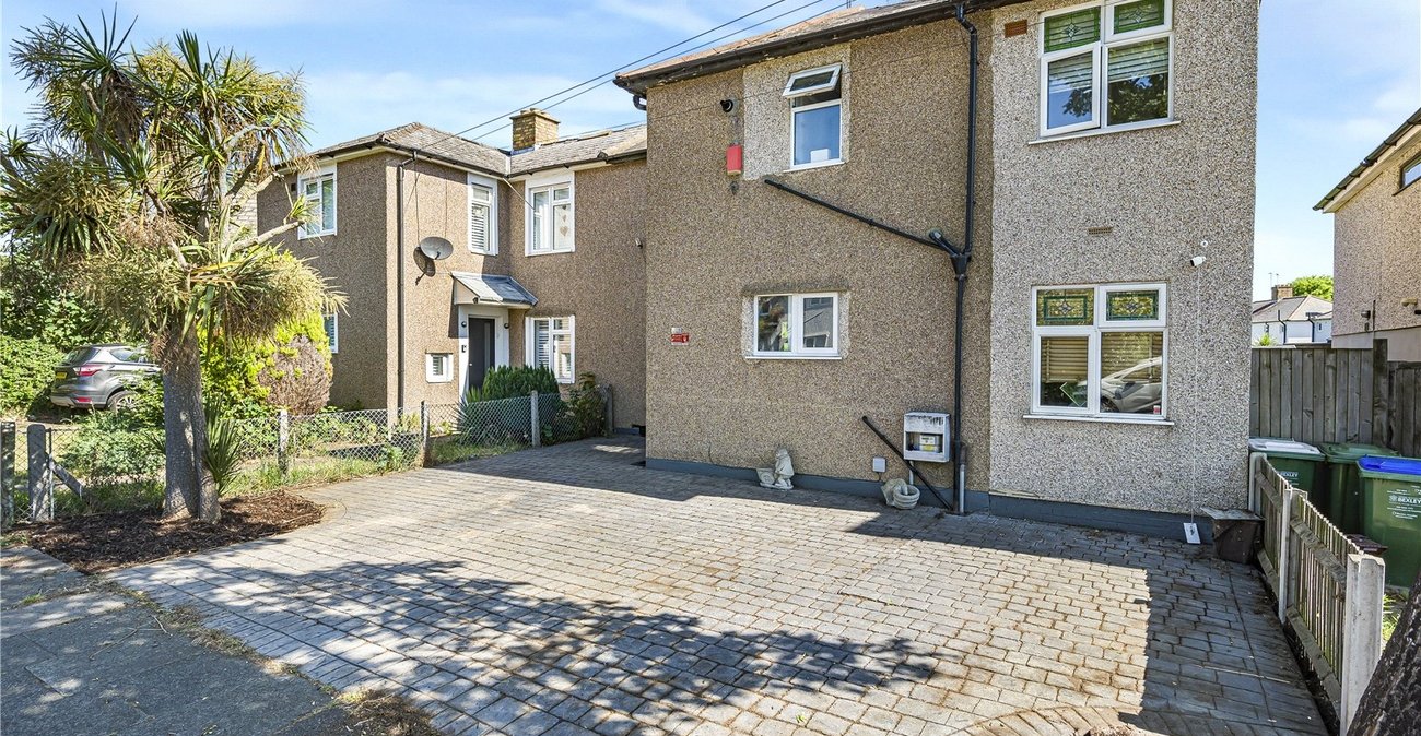 4 bedroom house for sale in Welling | Robinson Jackson