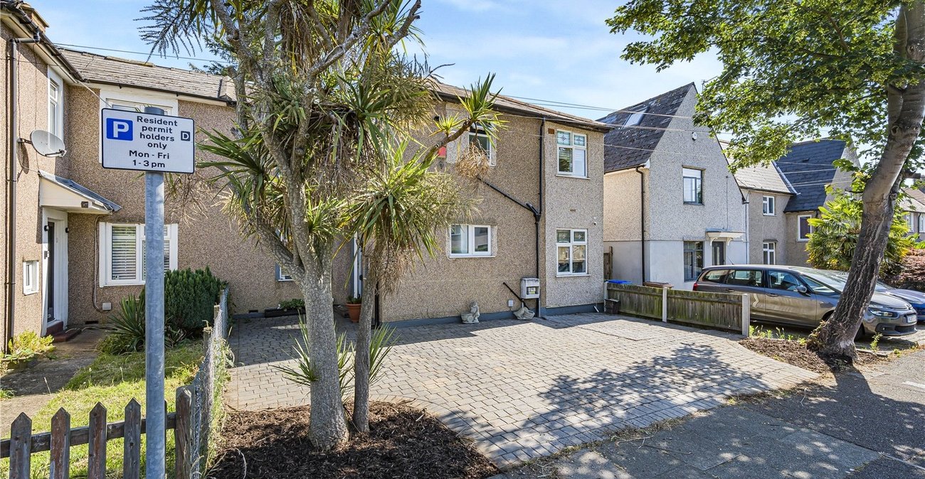 4 bedroom house for sale in Welling | Robinson Jackson