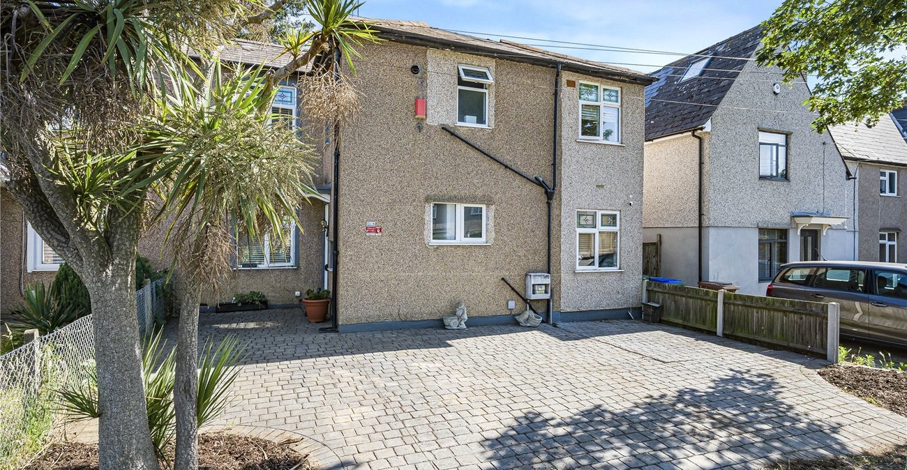 4 bedroom house for sale in Welling | Robinson Jackson
