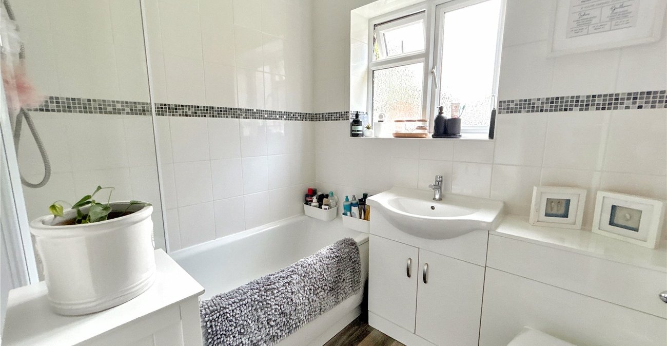 2 bedroom property for sale in Sidcup | Robinson Jackson