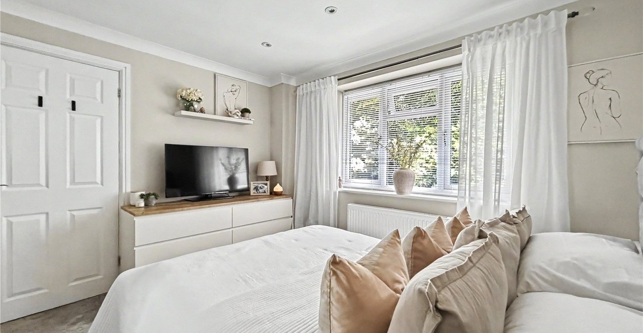 3 bedroom house for sale in Rainham | Robinson Michael & Jackson