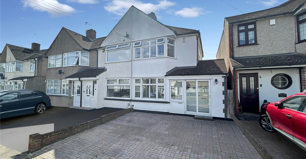 2 bedroom house for sale in Sidcup | Robinson Jackson