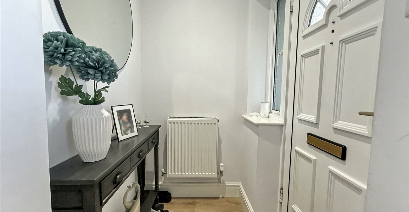 2 bedroom house for sale in Sidcup | Robinson Jackson