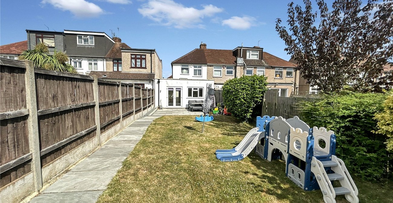 2 bedroom house for sale in Sidcup | Robinson Jackson