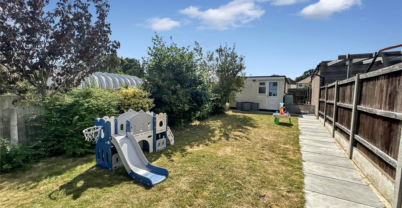 2 bedroom house for sale in Sidcup | Robinson Jackson