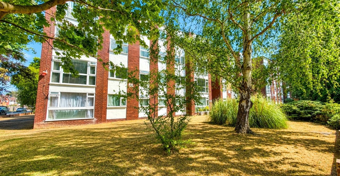 2 bedroom property for sale in London | Robinson Jackson