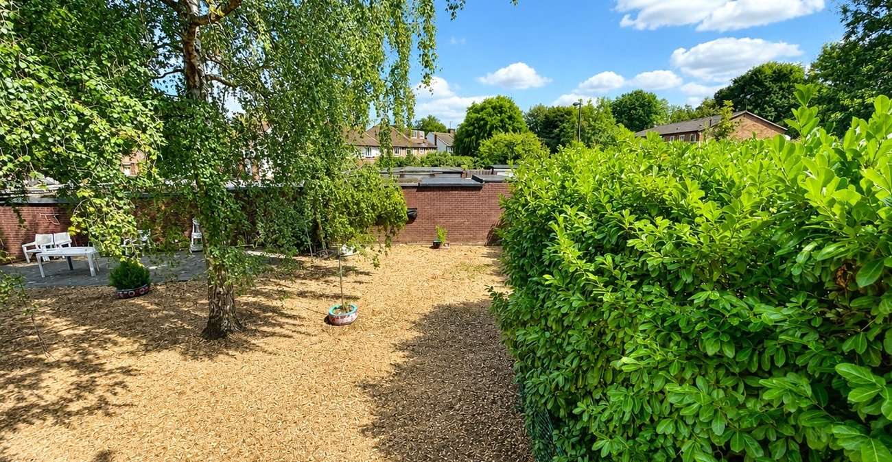 2 bedroom property for sale in London | Robinson Jackson