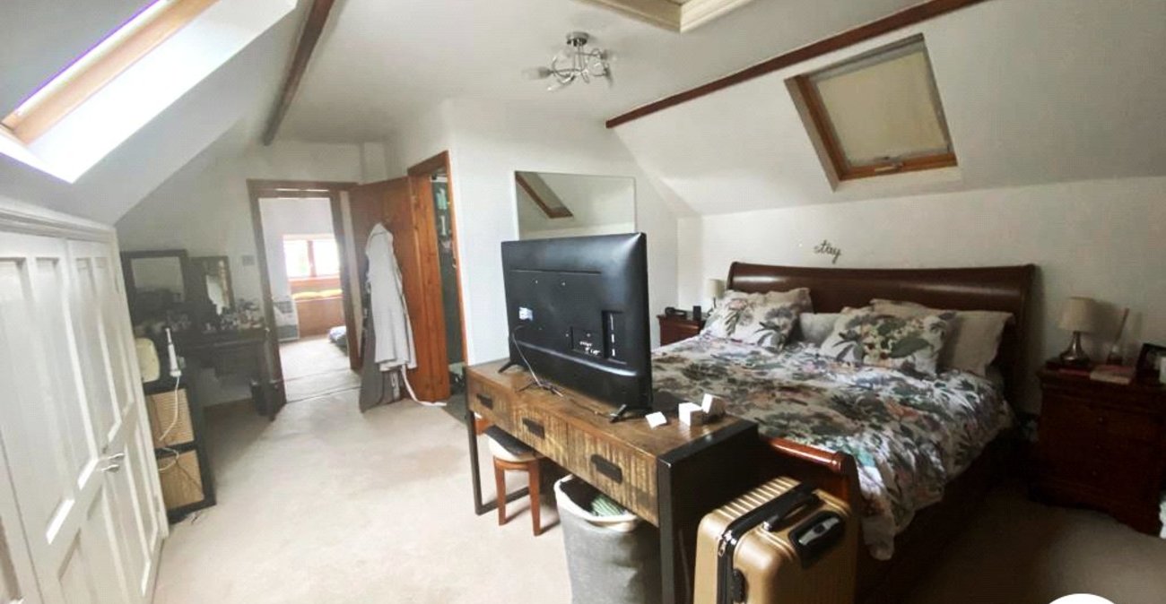 4 bedroom house for sale in London | Robinson Jackson