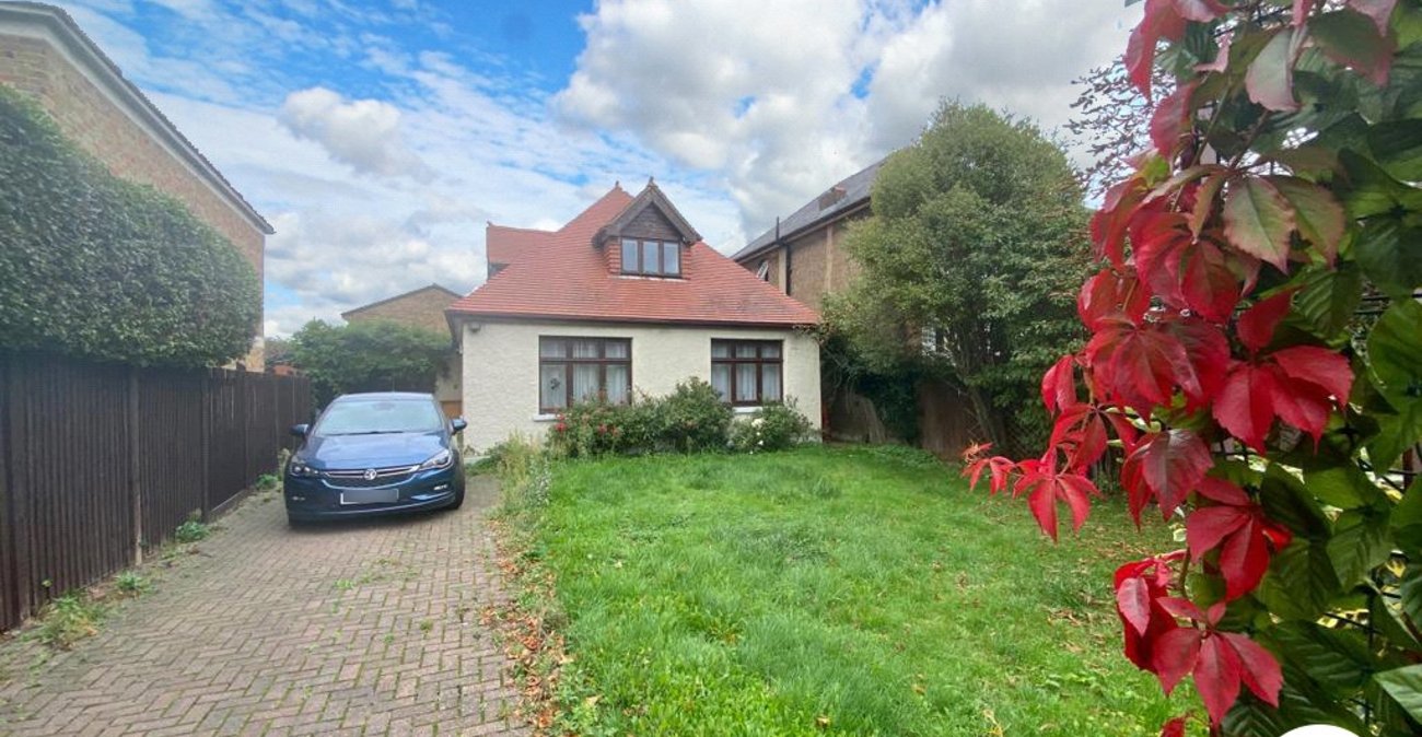4 bedroom house for sale in London | Robinson Jackson