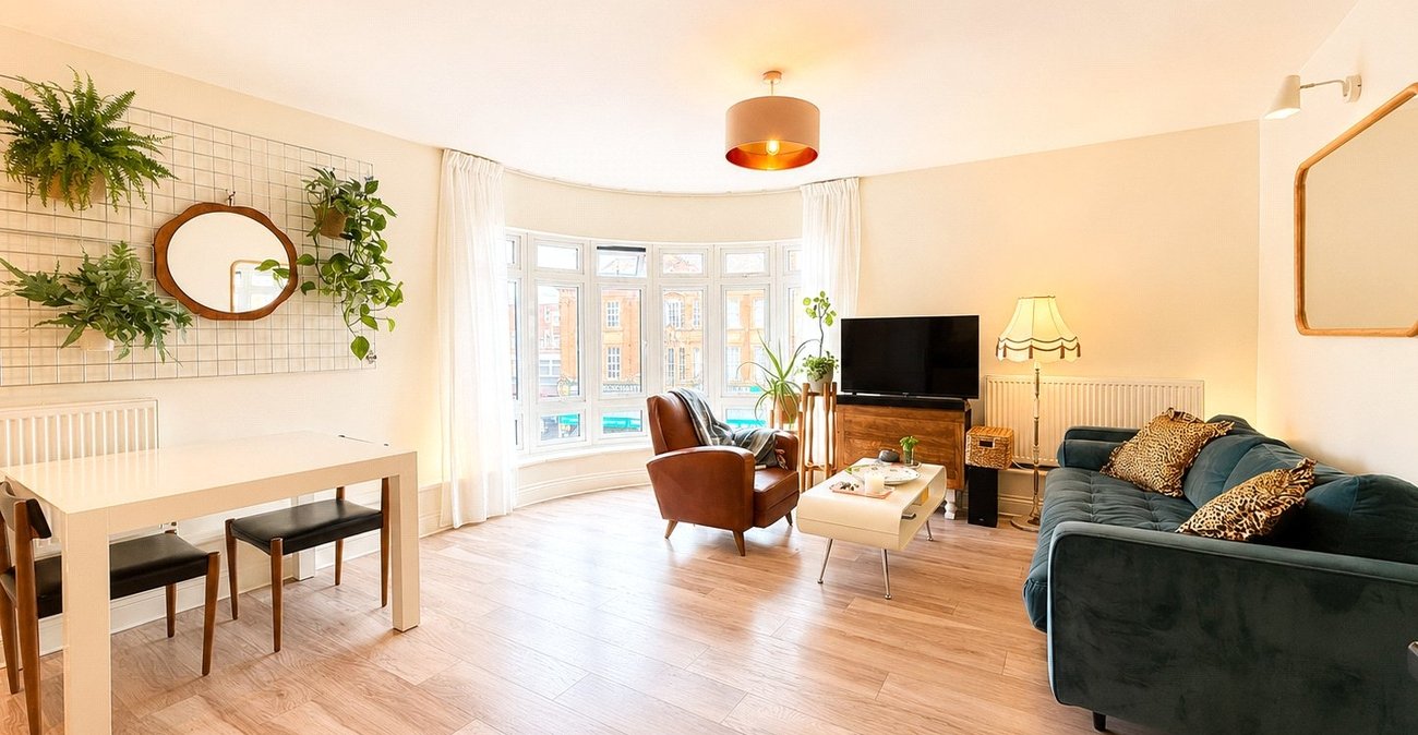 1 bedroom property for sale in London | Robinson Jackson