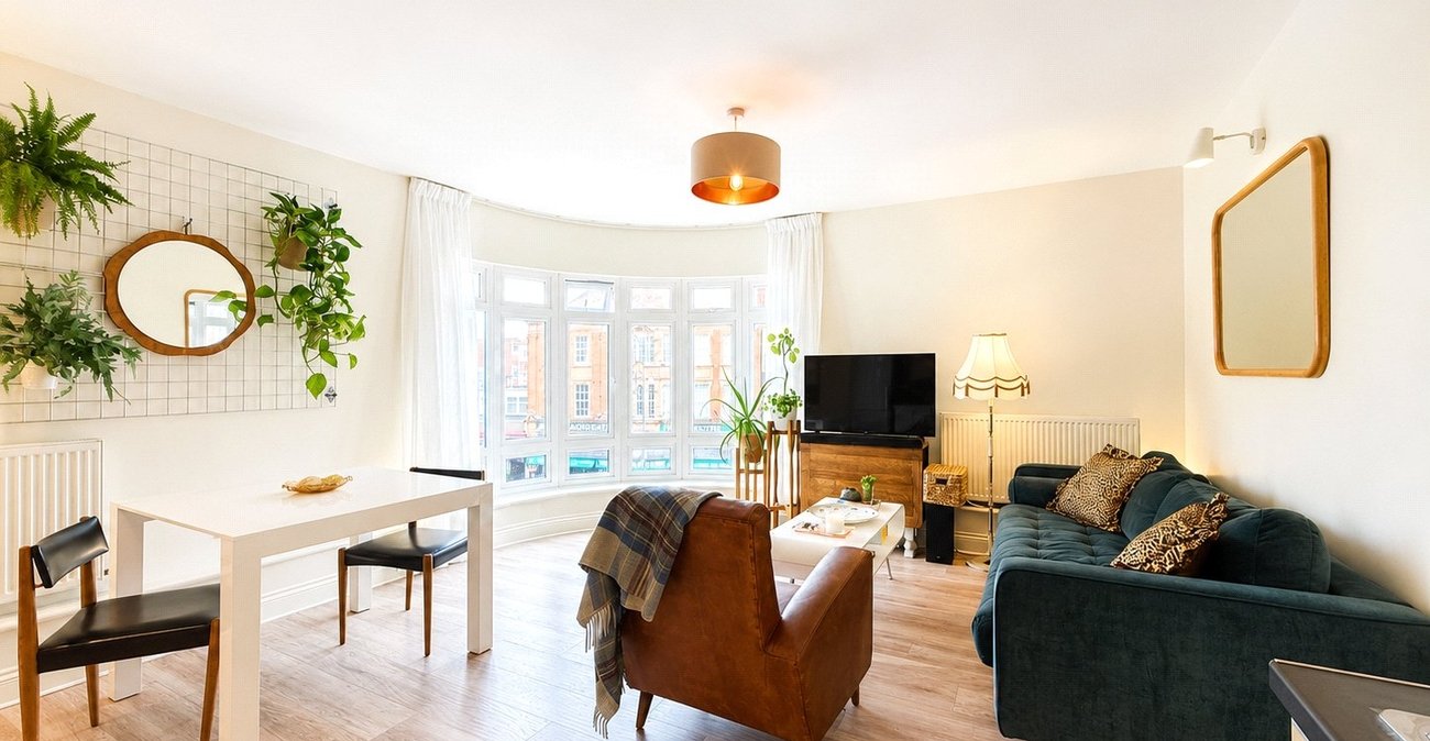 1 bedroom property for sale in London | Robinson Jackson