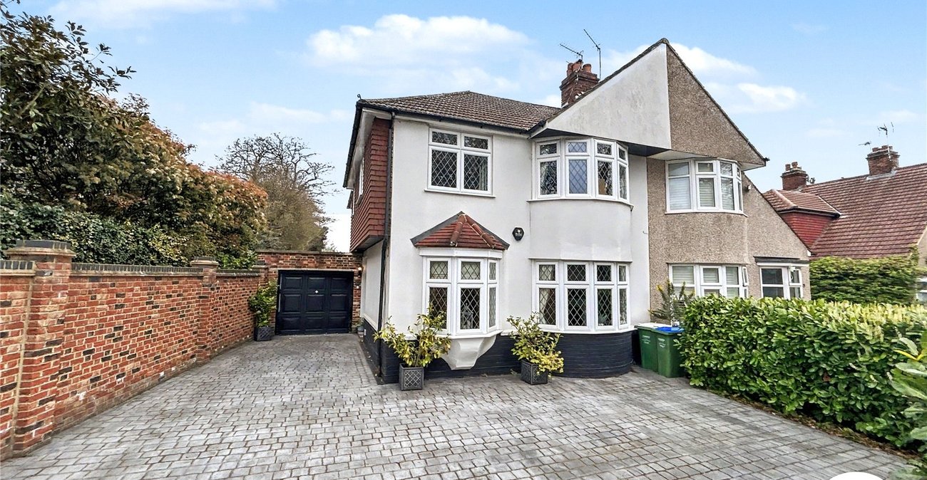 4 bedroom house for sale in Sidcup | Robinson Jackson